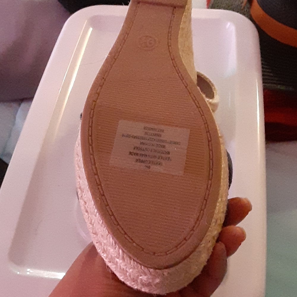 Shoes - Picture 3 of 3